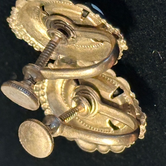 VTG Antique Victorian  CAMEO Screw Back Earrings - Picture 6 of 6